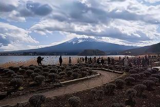 劳塔罗谈续约：还在谈判，我现在还有两年的合同，没什么好担心的